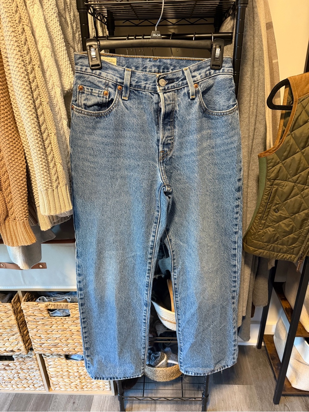 Levi’s 501 ’90s Jeans Size 25 Medium Wash 28” Inseam Original Hem 25x28